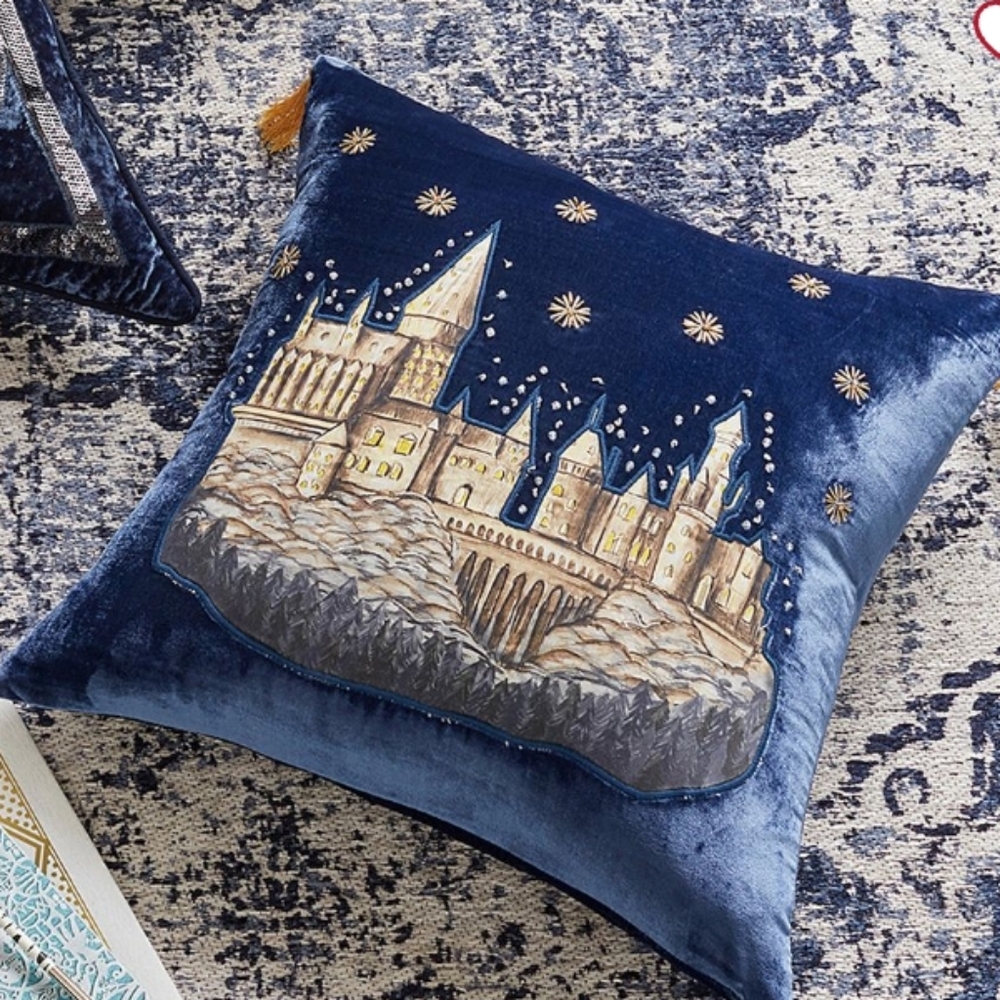 NWT Pottery Barn x Harry Potter Hogwart Castle Pillow Cover Blue Velvet 18"x 18"